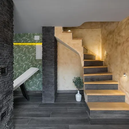Villa Vesna With Sauna, Hot Tub Potpican